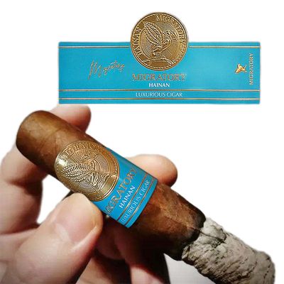 खरीदें Luxury 3D Effect Cigar Label with Pantone Color and UV Printing for Premium Cigar Bands online manufacture